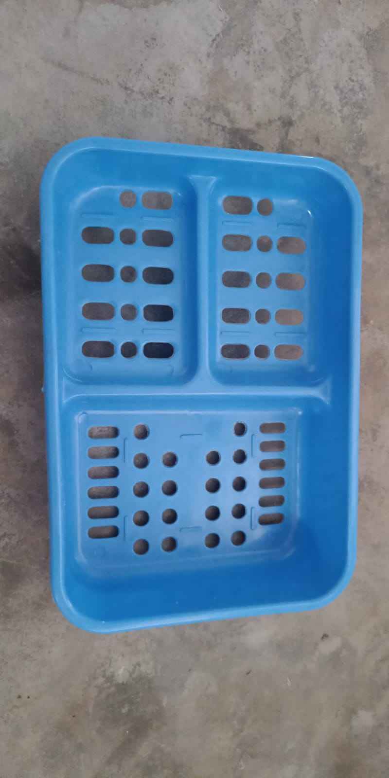 Self-Draining Soap Dish – 3-in-1 Plastic Holder | VelvetBubbles