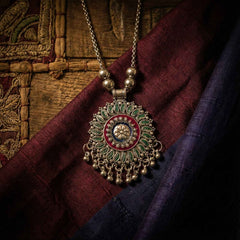Floral Mandala Pendant Necklace – Antique Silver-Tone Oxidized Design