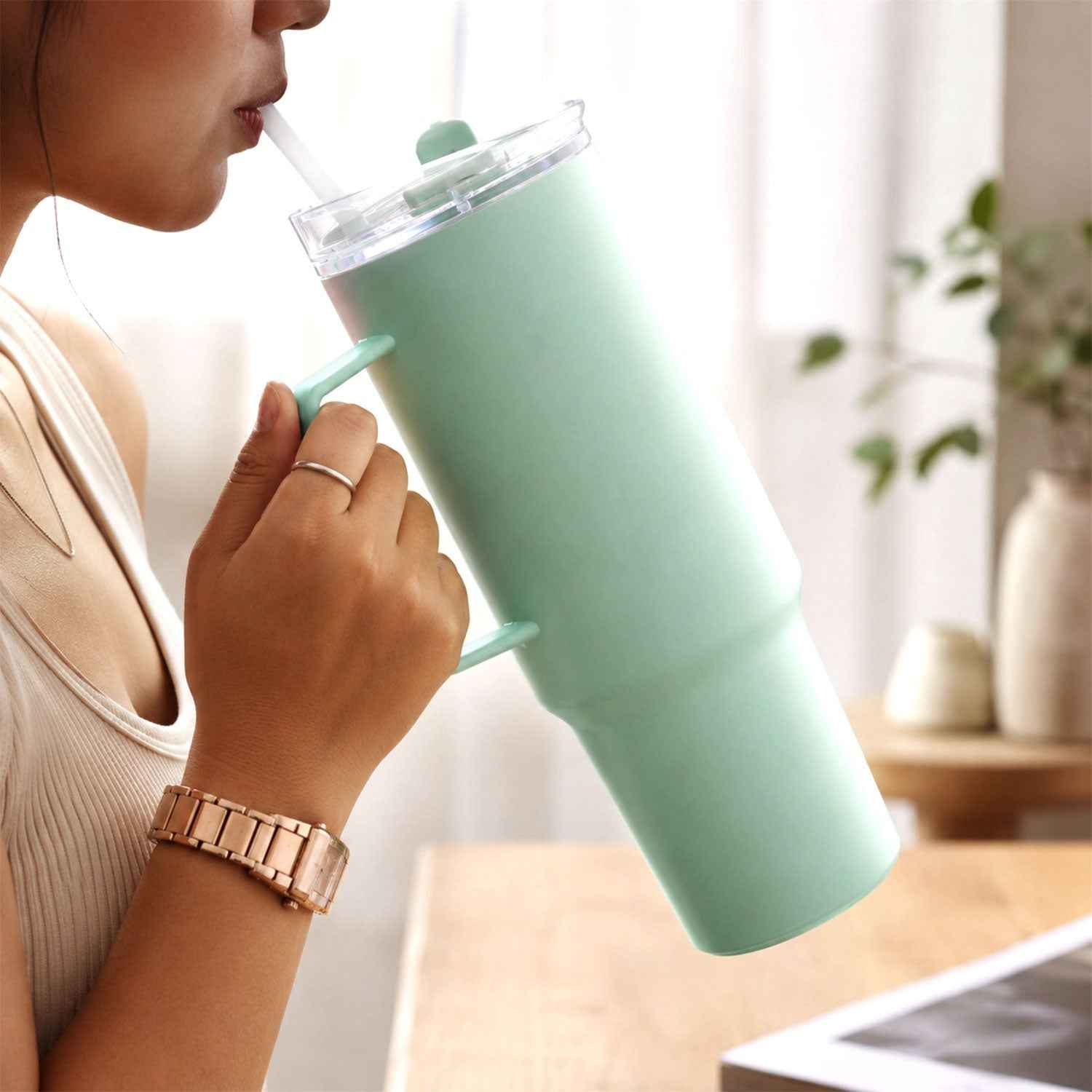 Travel Tumbler Ð Large 1800ml Capacity with Leak-proof Lid