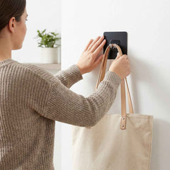Adhesive Plastic Wall Hook Ð Damage-Free Strong Hold Organizer